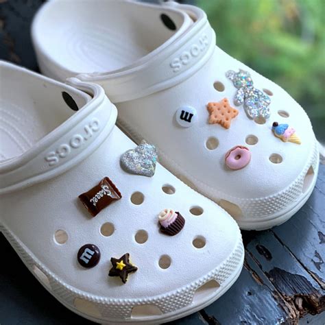 pictures of Crocs with charms